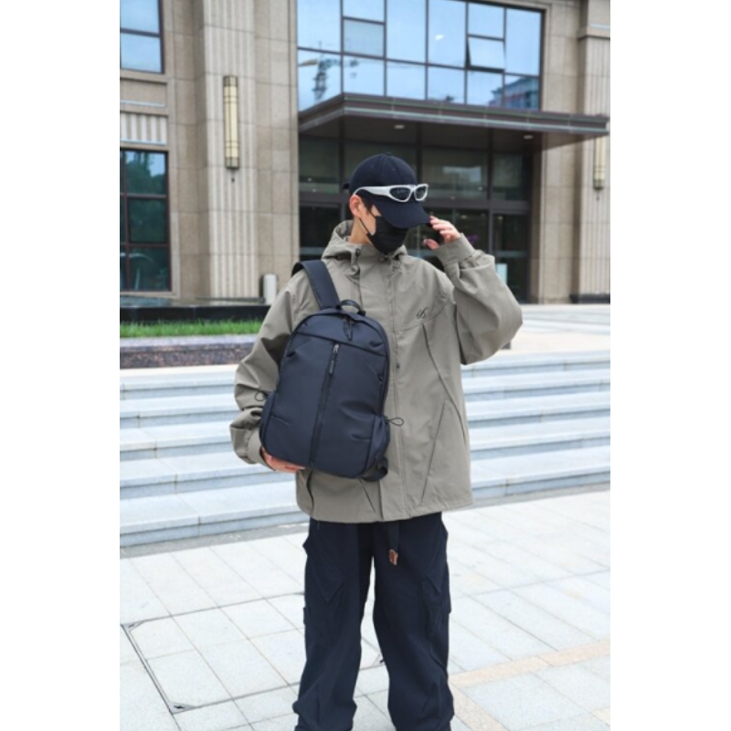 Backpack New Men's Campus Student Light High Value Business Leisure Sports Multi-Purpose Bag